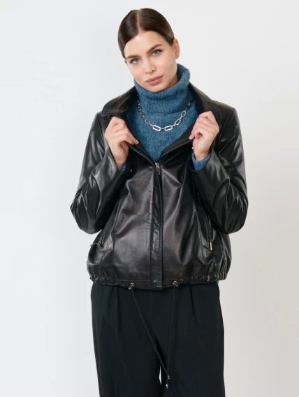 Кожаная женская куртка бомбер с капюшоном 305, черная, размер 50, артикул 90820-6