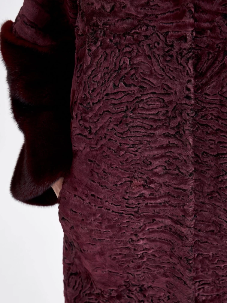 Шуба из меха каракуля женская 17101пл(сн), с воротником меха норки, бордовая, размер 52, артикул 33130-4