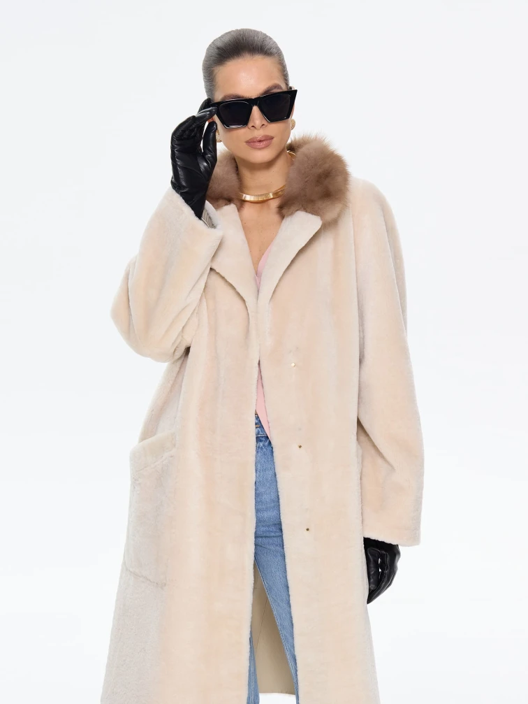 Женская дубленка свободного кроя с куницей 2070, бежевая, размер 48, артикул 65220-0
