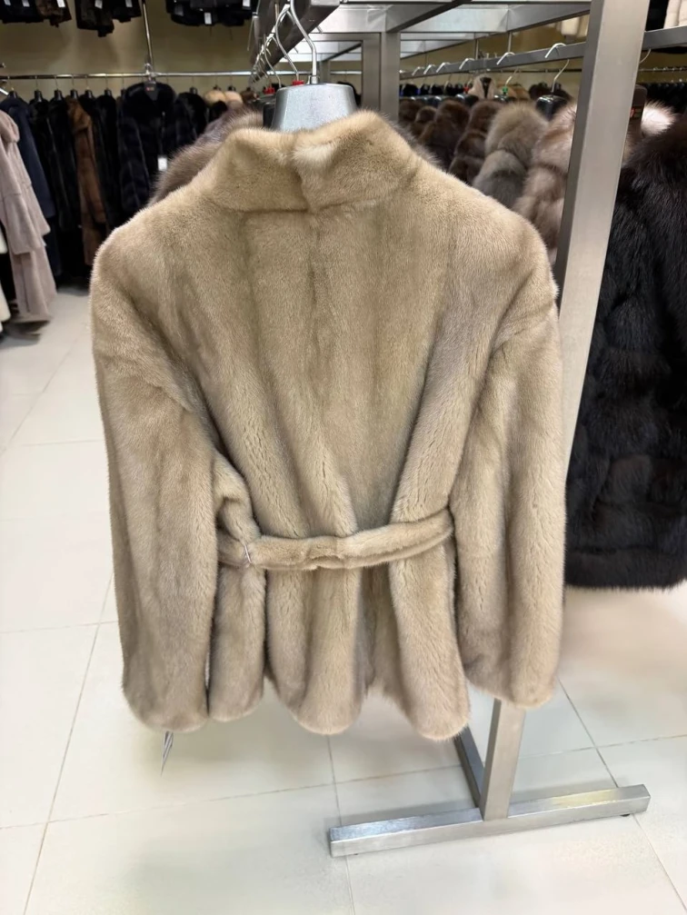 Короткая женская норковая шуба М-102-2252, бежевая, размер 48, артикул 65690-1