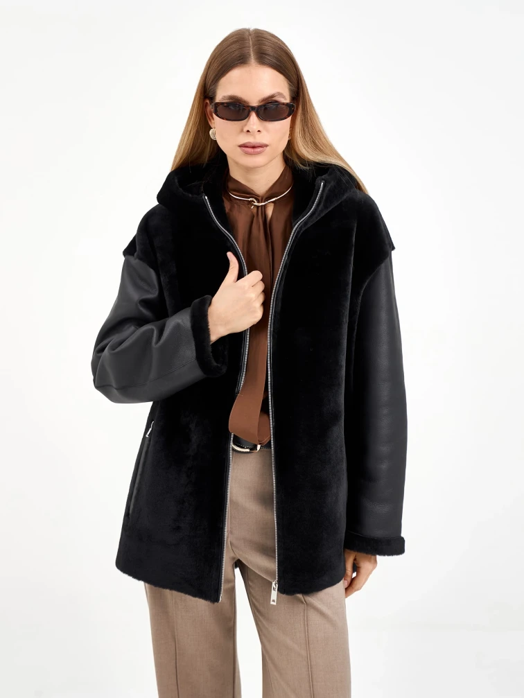 Короткая черная женская дубленка с капюшоном 2076, размер 46, артикул 65260-4