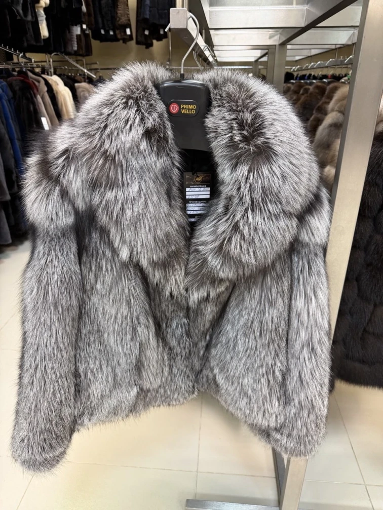 Женская короткая шуба из меха лисы М1010 - 340, серебристо-чёрная, размер 48, артикул 65510-0