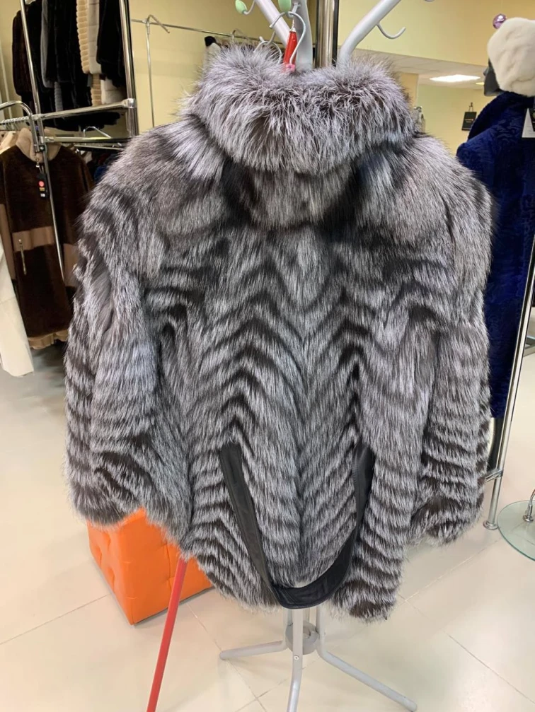 Женская короткая шуба из меха лиса Л1010 - 21, серебристо-чёрная, размер 46, артикул 65320-1