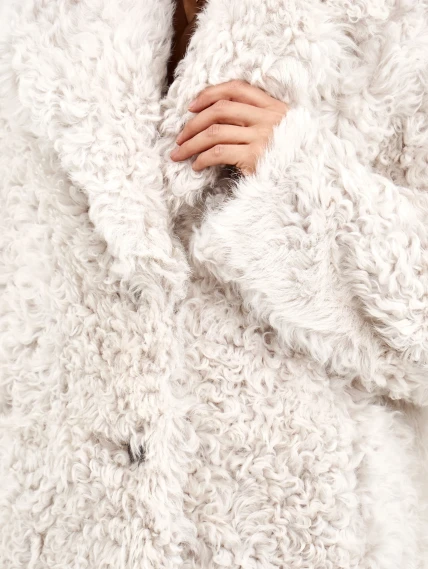 Короткая женская дубленка из тиградо 2081, белая, размер 42, артикул 65040-3