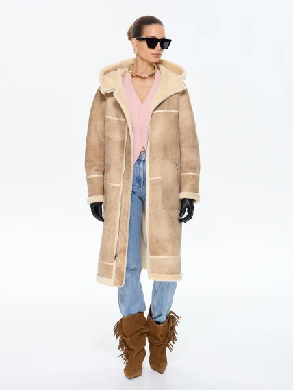Бежевая женская дубленка с капюшоном 2061, размер 42, артикул 65210-2