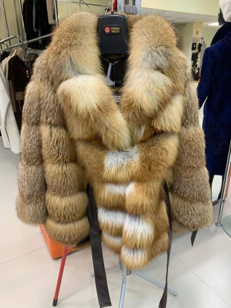 Женская короткая шуба из меха лисы М1010 - 340-0